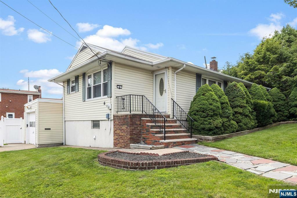 6 Gail Place  Secaucus NJ 07094 photo