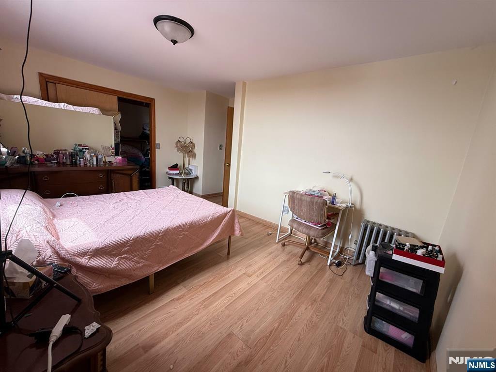 Property Photo:  208 Farnham Avenue 2R  NJ 07644 