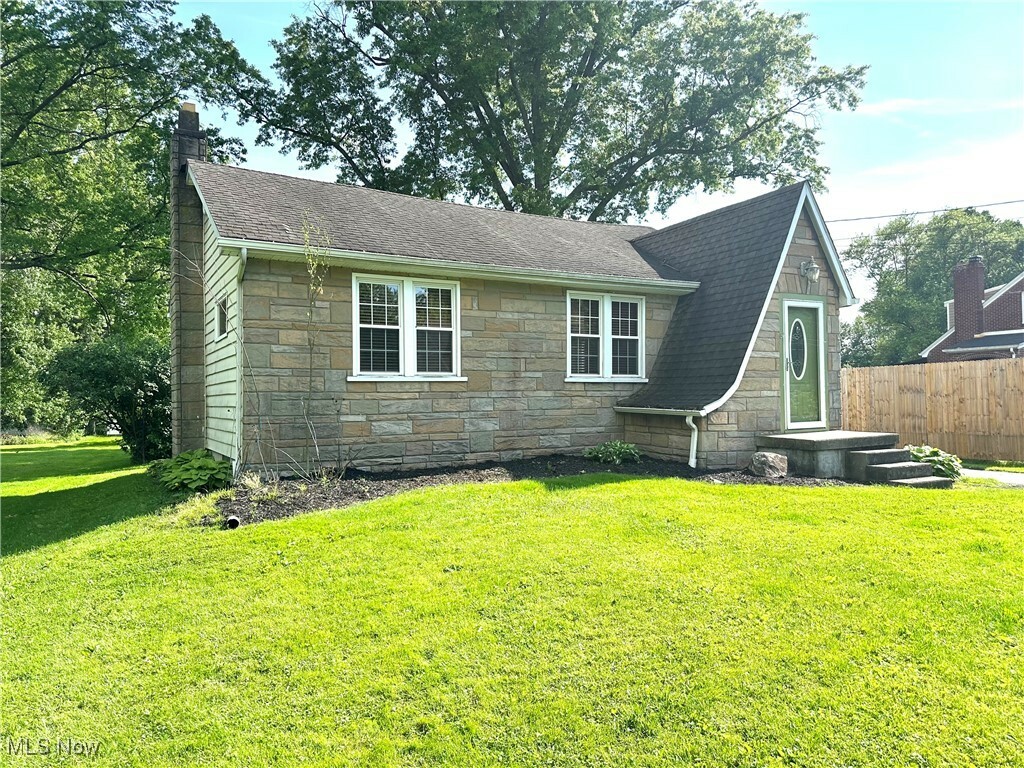 Property Photo: 6898 Grove Street OH 44403