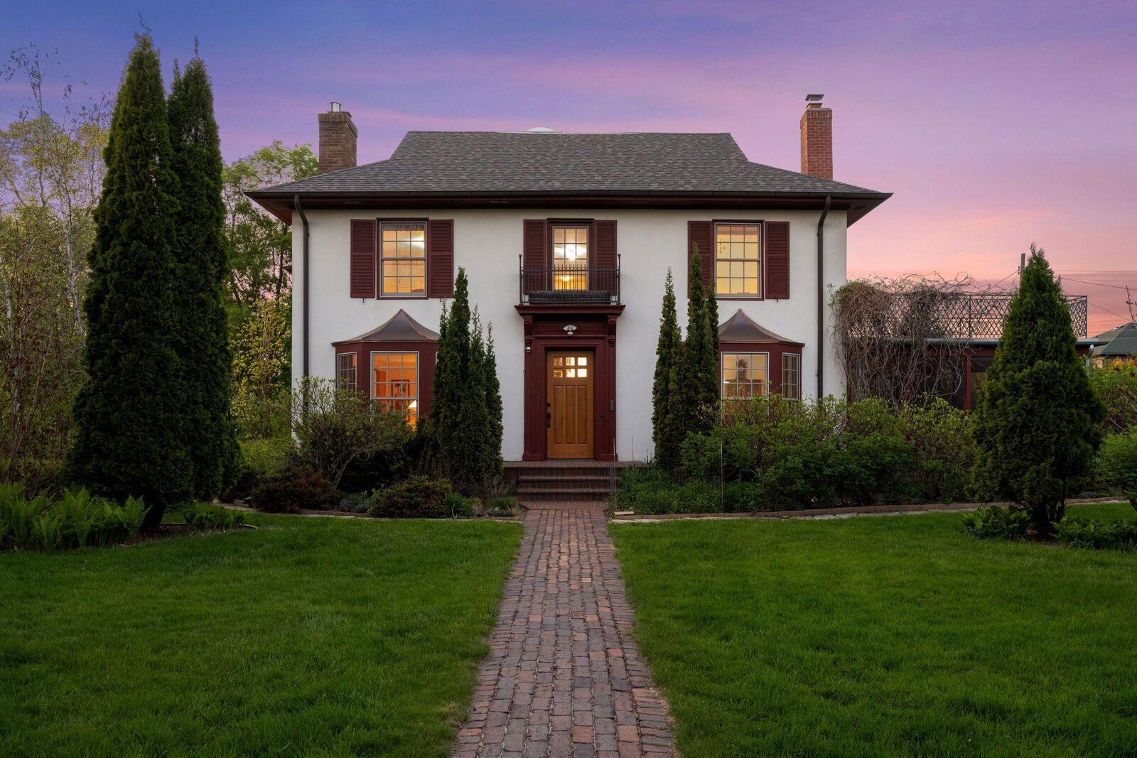 Property Photo: 2924 Farwell Avenue MN 55411