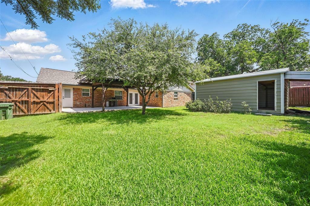 Property Photo:  952 Charleston Drive  TX 76022 
