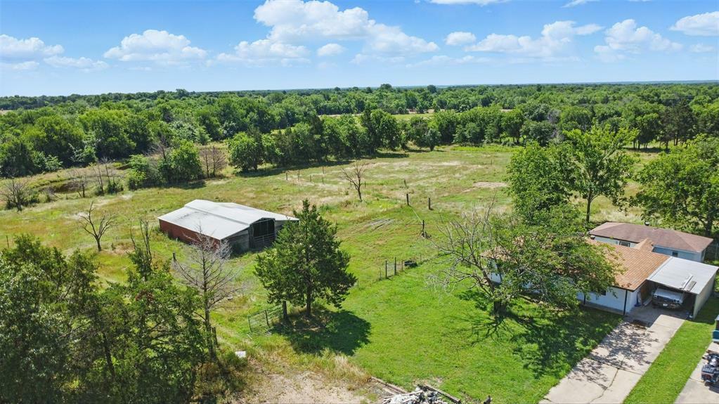 Property Photo: 761 Chesnut Avenue TX 75432