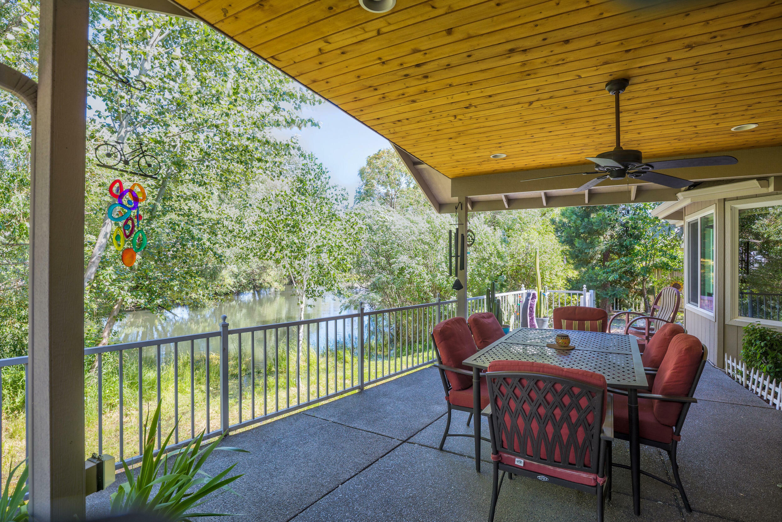 Property Photo: 1127 Cashmere Drive OR 97527
