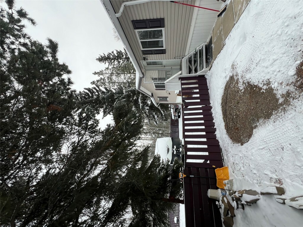 Property Photo: 16 Pinewood Place BC V0C 2W0