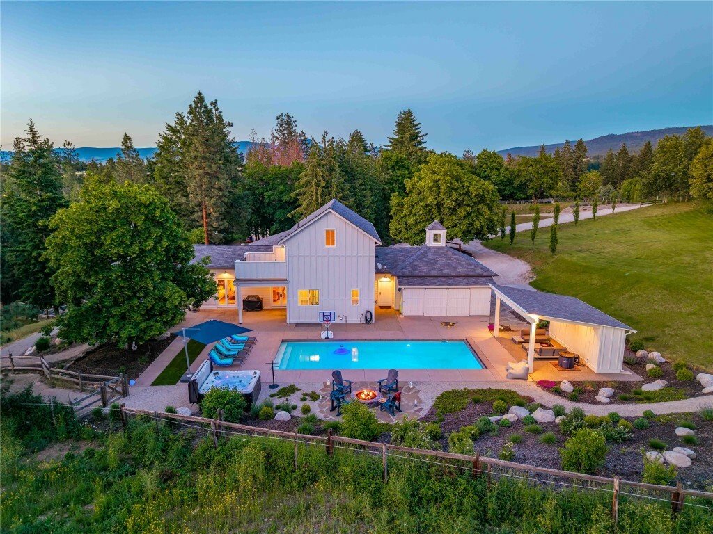 Photo de la propriété: 2376 Saucier Road BC V1W 4B8