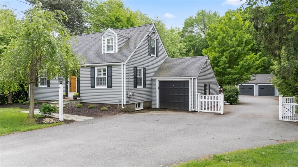 Property Photo:  9 Oak Street  MA 01778 