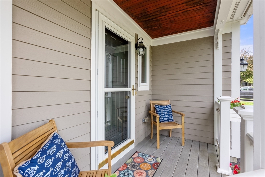 Property Photo:  5 Strawberry Ln E  MA 01749 