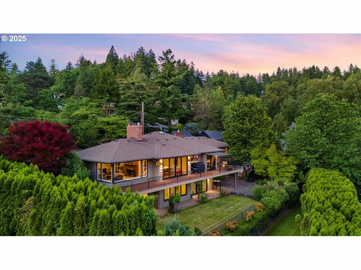 3132 SW Altadena Ter  Portland OR 97239 photo