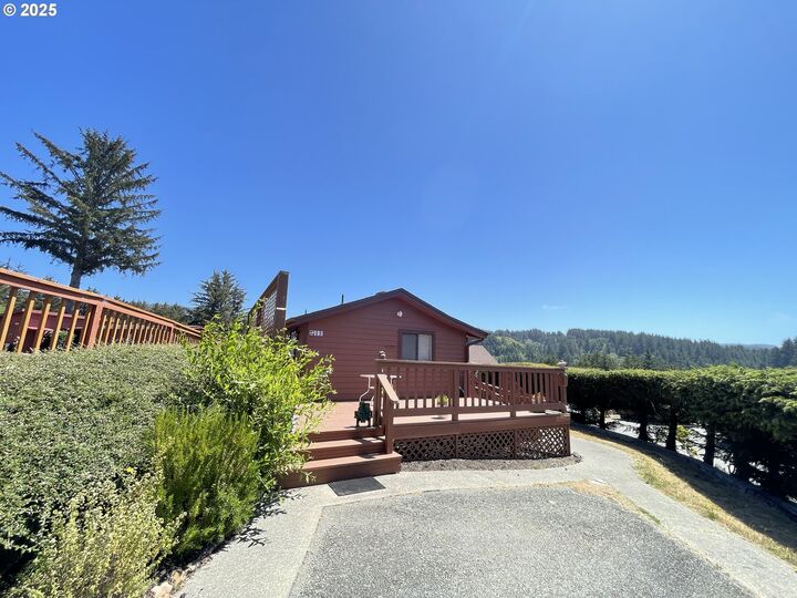 Property Photo:  19921 Whaleshead Rd I 3  OR 97415 