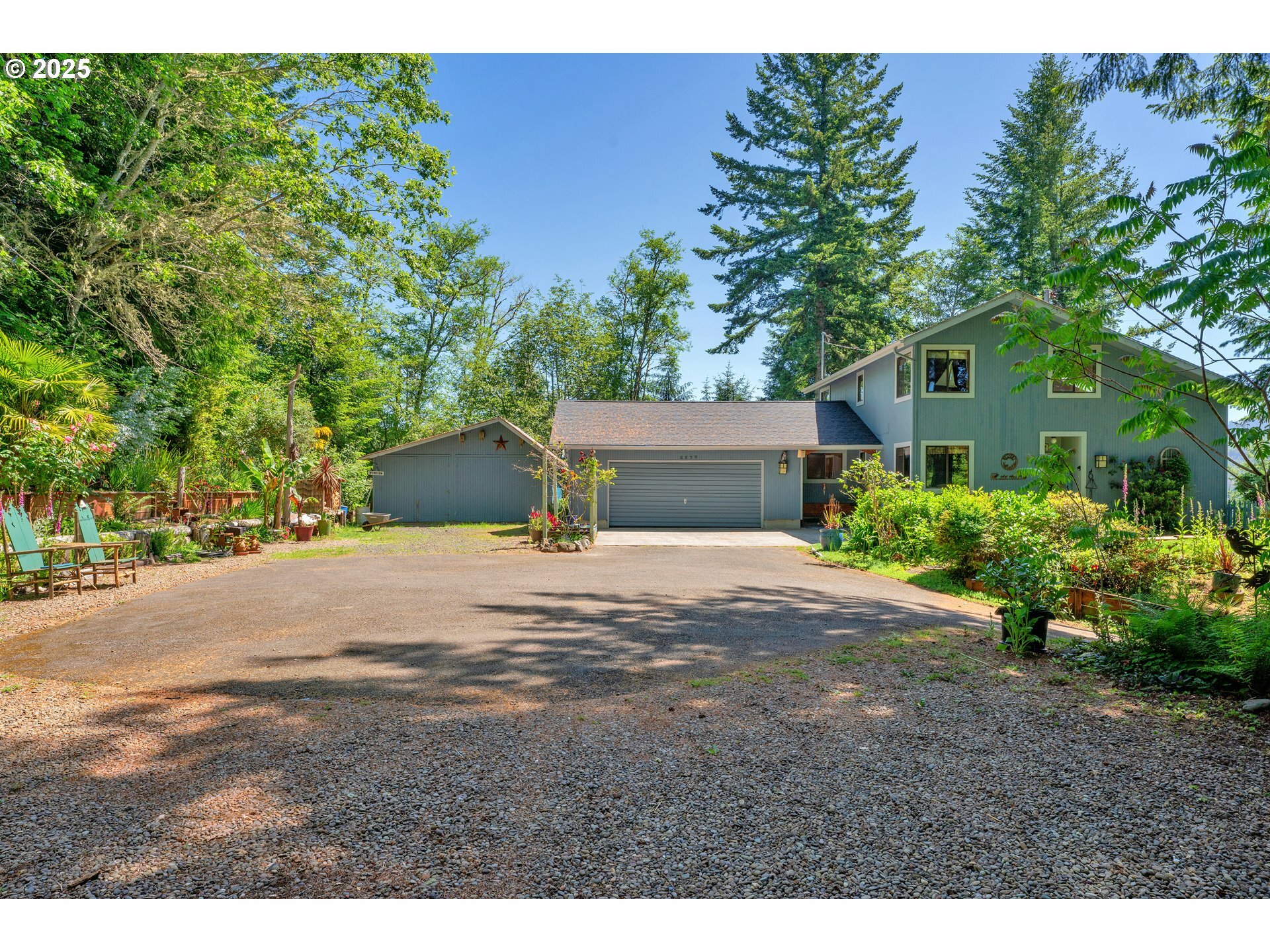 Property Photo: 6859 Highway 126 OR 97439