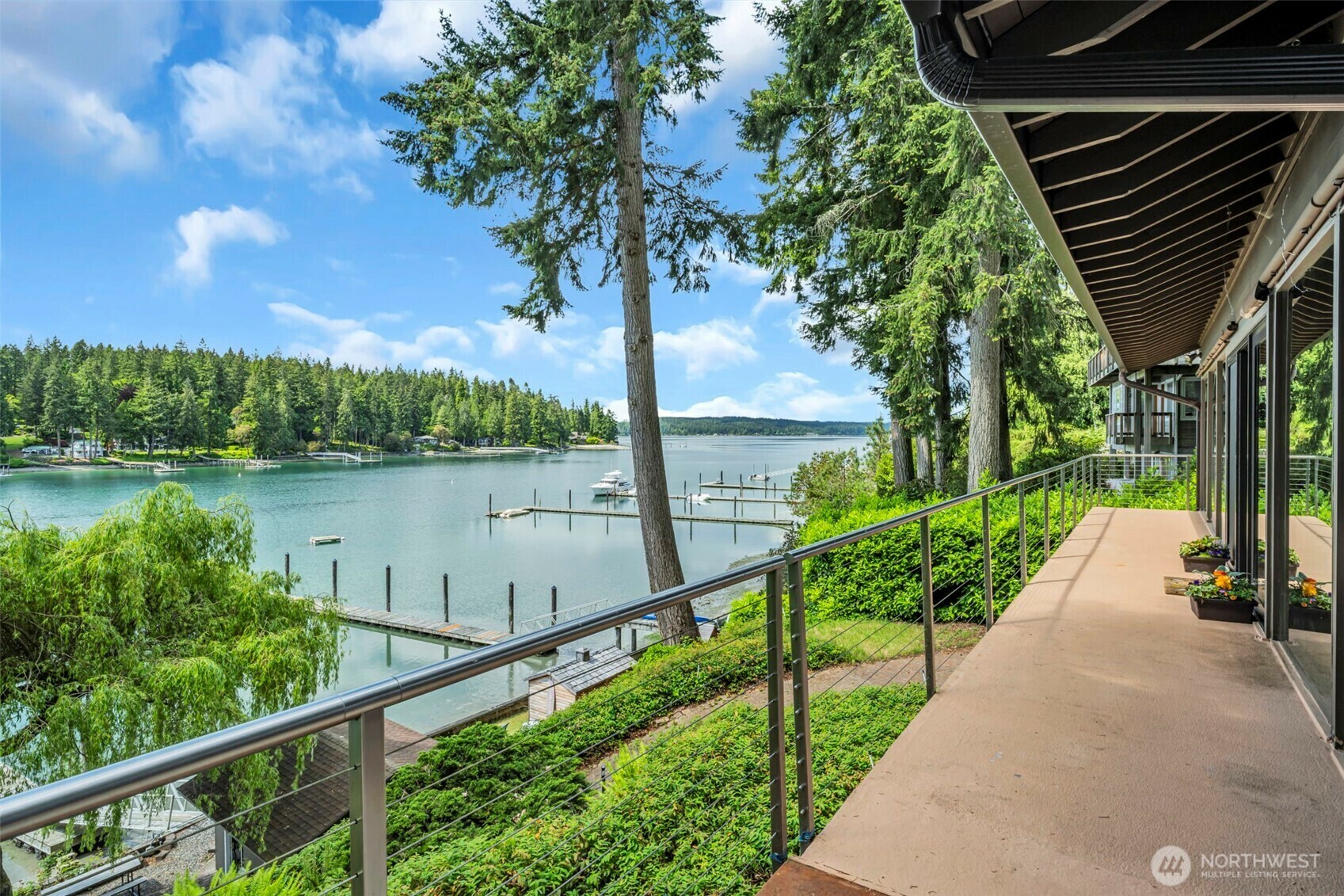 Property Photo: 6490 NE Monte Vista Drive WA 98110