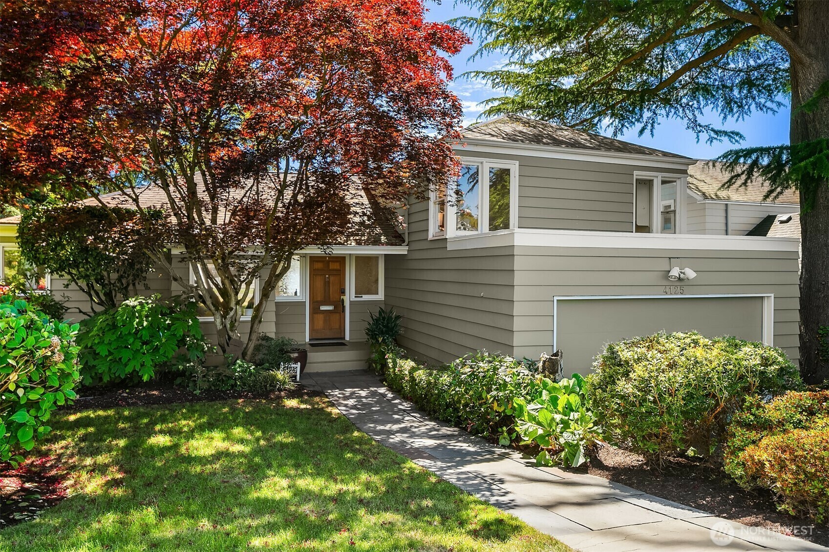 Property Photo:  4125 NE Surber Drive  WA 98105 