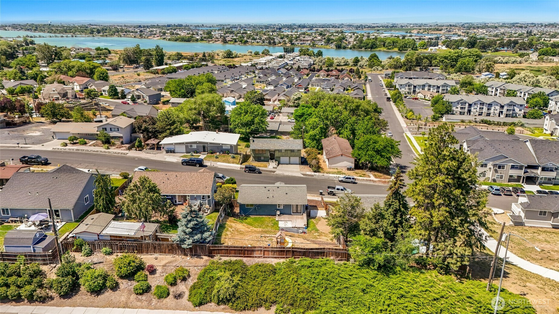 Property Photo: 907 S Balsam Street WA 98837