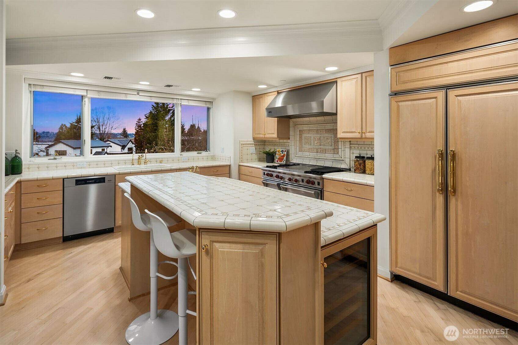 Property Photo: 7 10th Avenue WA 98033