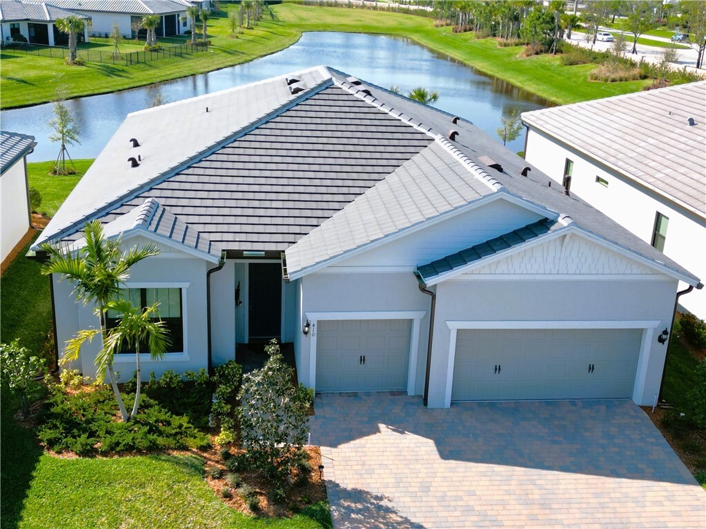 Property Photo: 410 SE Vallarta FL 34984