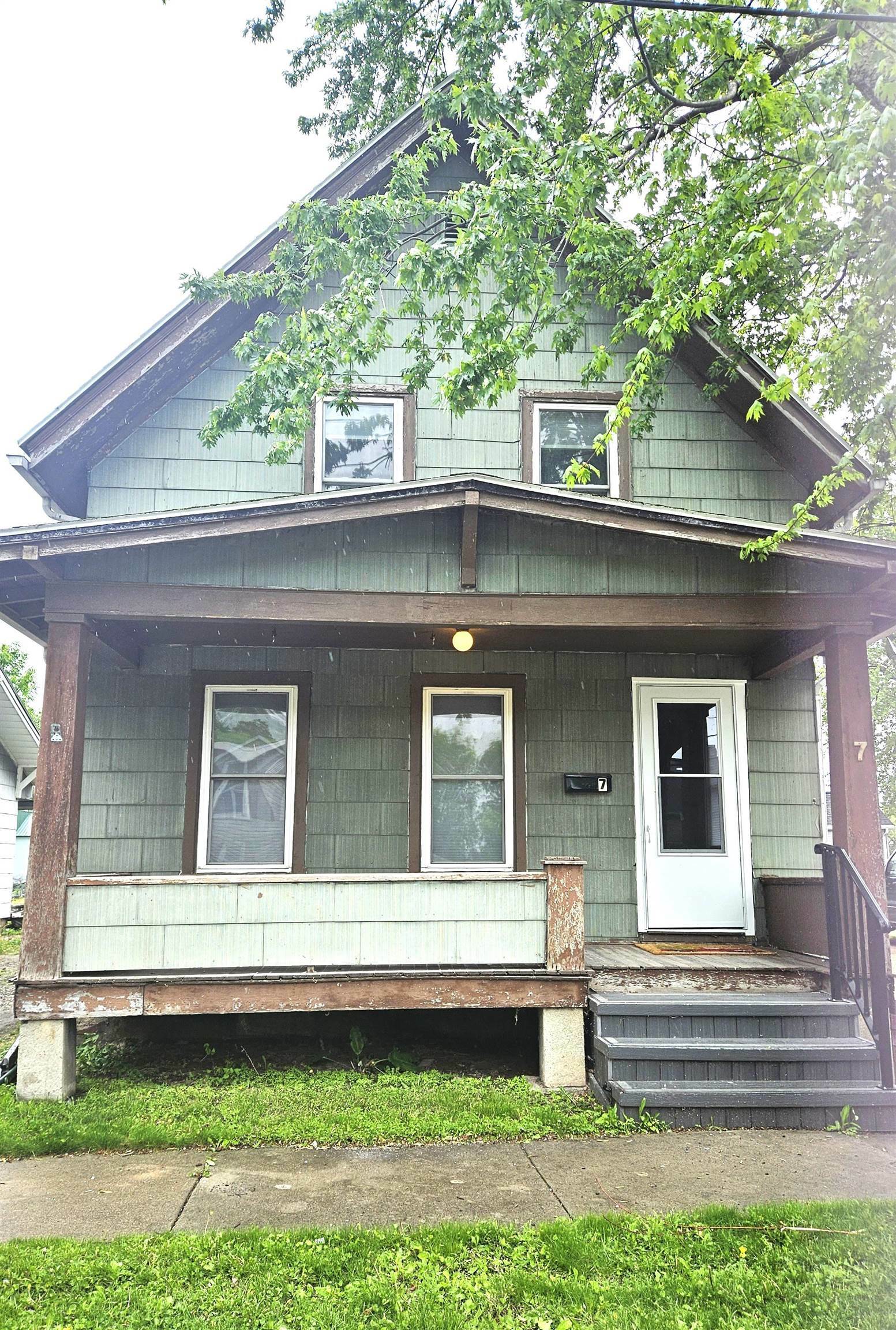 Property Photo: 7 High Street WI 54952-3017