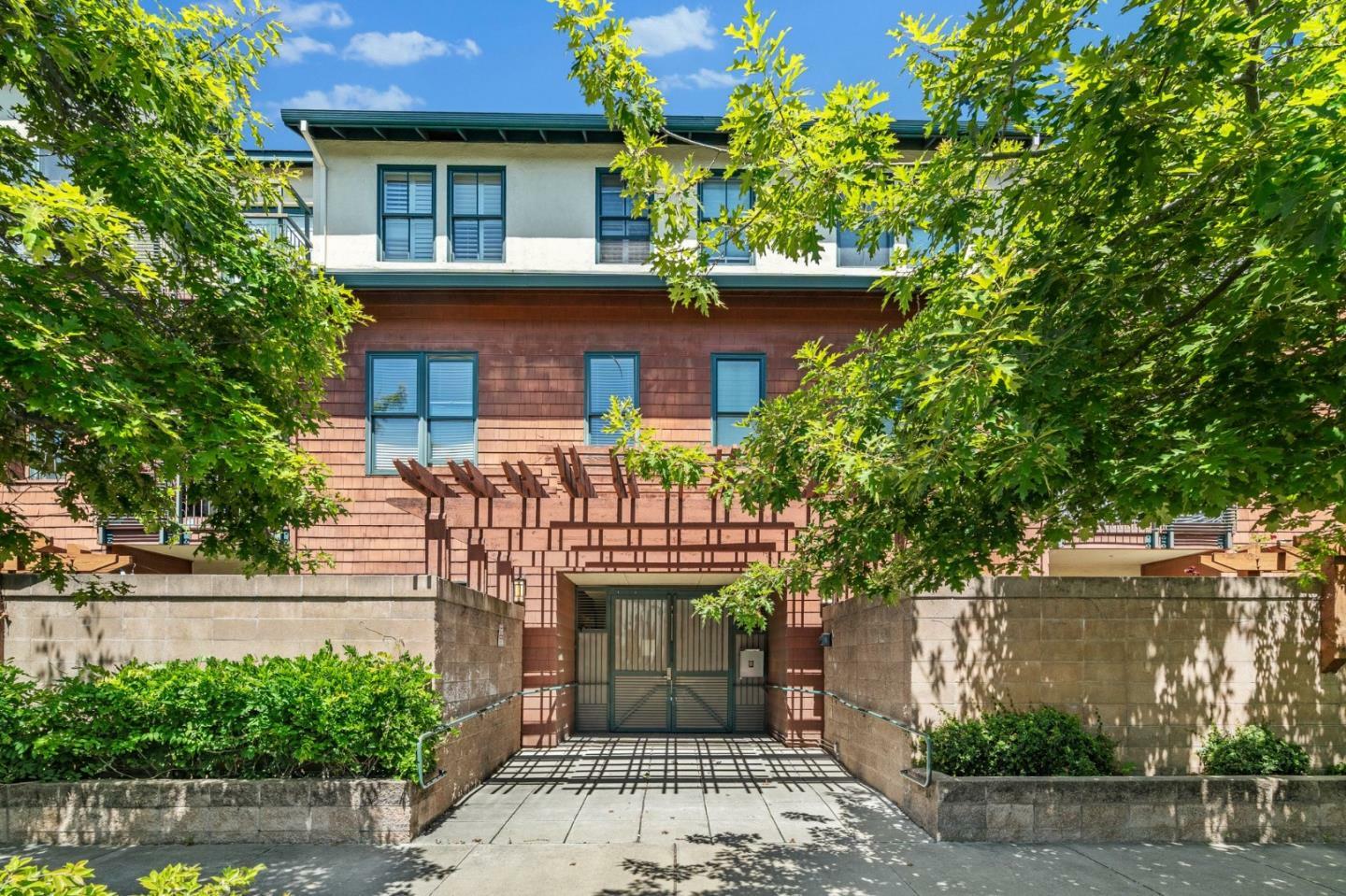 Property Photo: 435 Sheridan Avenue 304 CA 94306