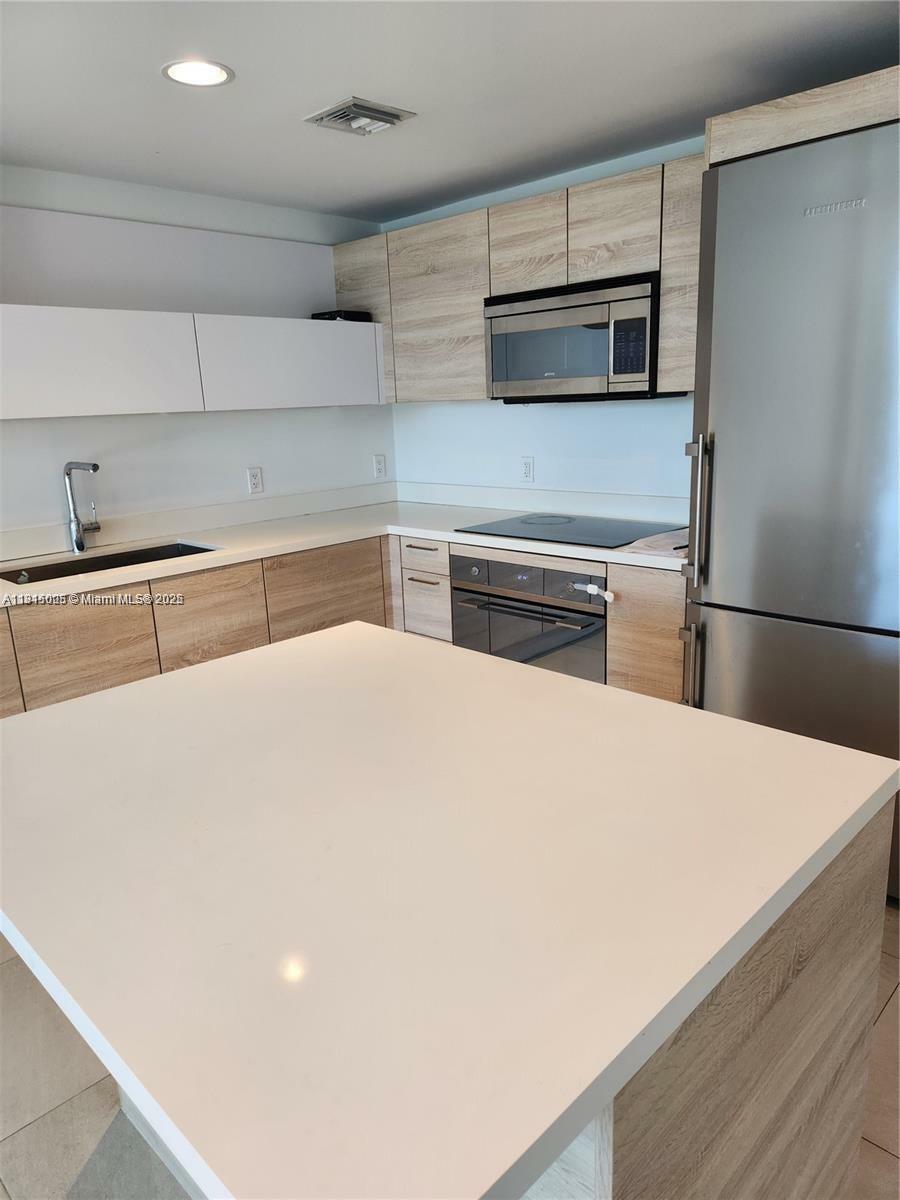 Property Photo: 16385 Biscayne Blvd 319 FL 33160