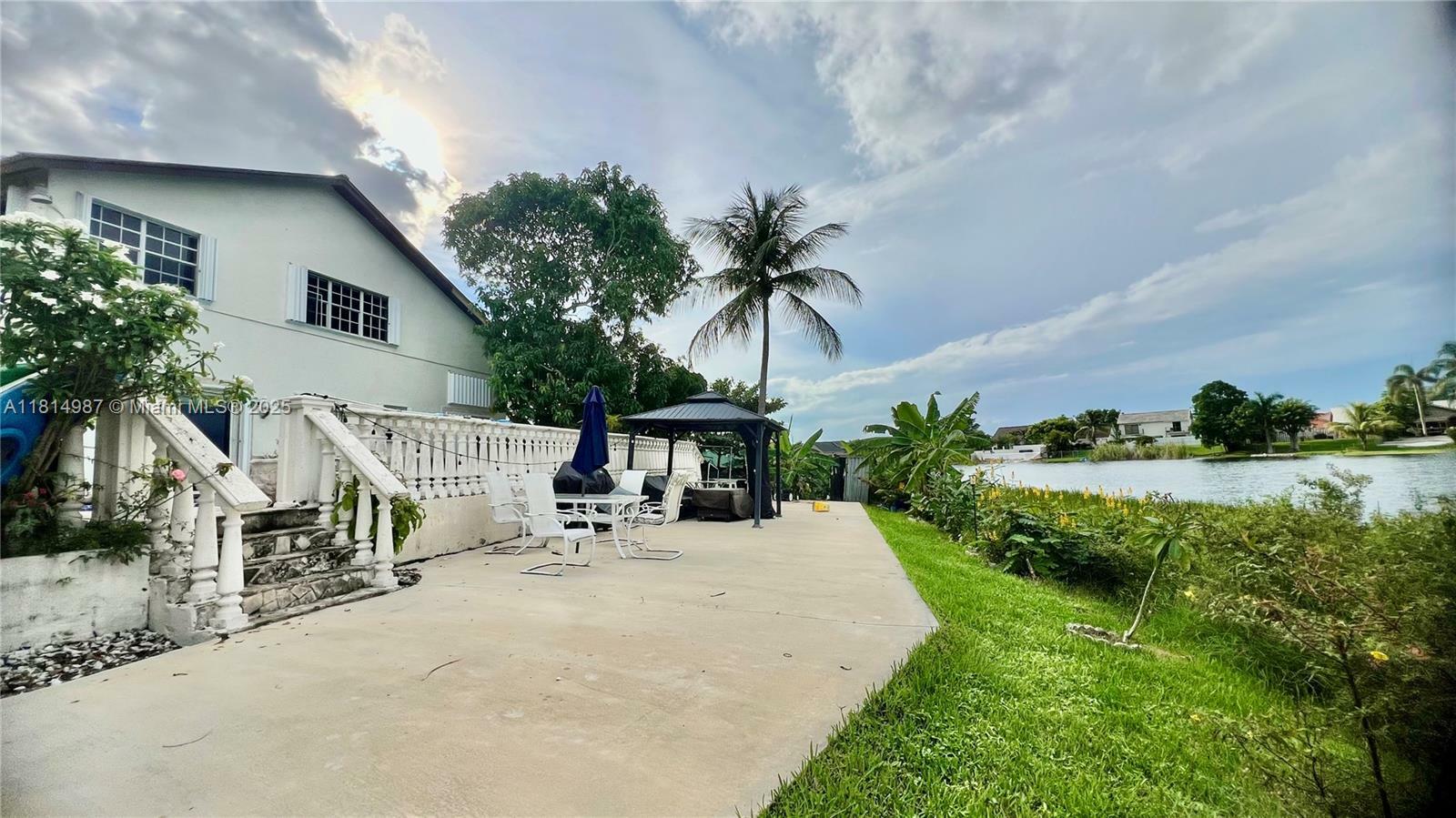 Property Photo: 15321 SW 59th St FL 33193