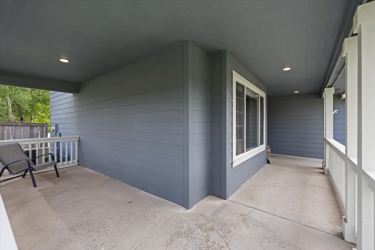 Property Photo: 9911 E Cimmaron Dr WA 99206