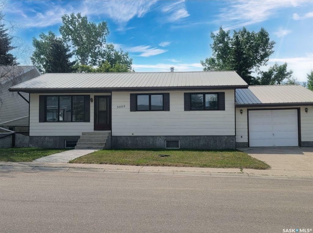 Property Photo: 5008 Mirror Drive SK S0L 2C0