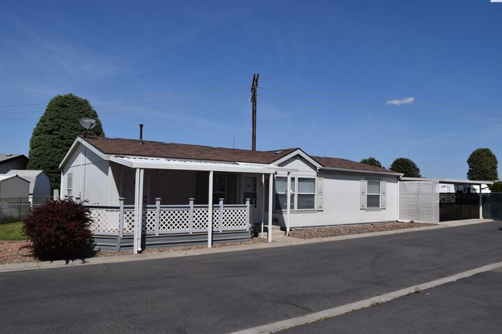 7901 W Clearwater Ave 203  Kennewick WA 99336 photo