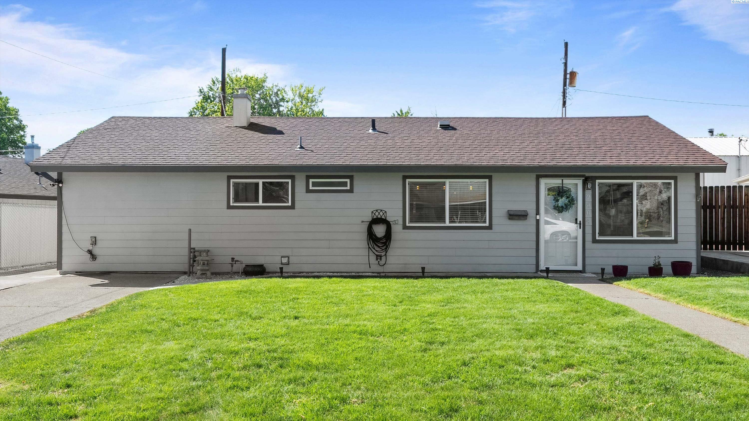 Property Photo: 2404 Camden St WA 99352