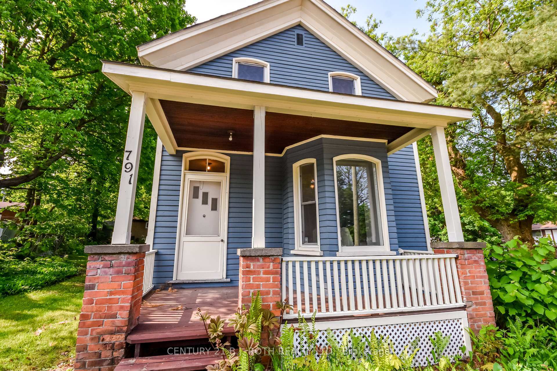 791 Bay Street  Gravenhurst ON P1P 1G7 photo