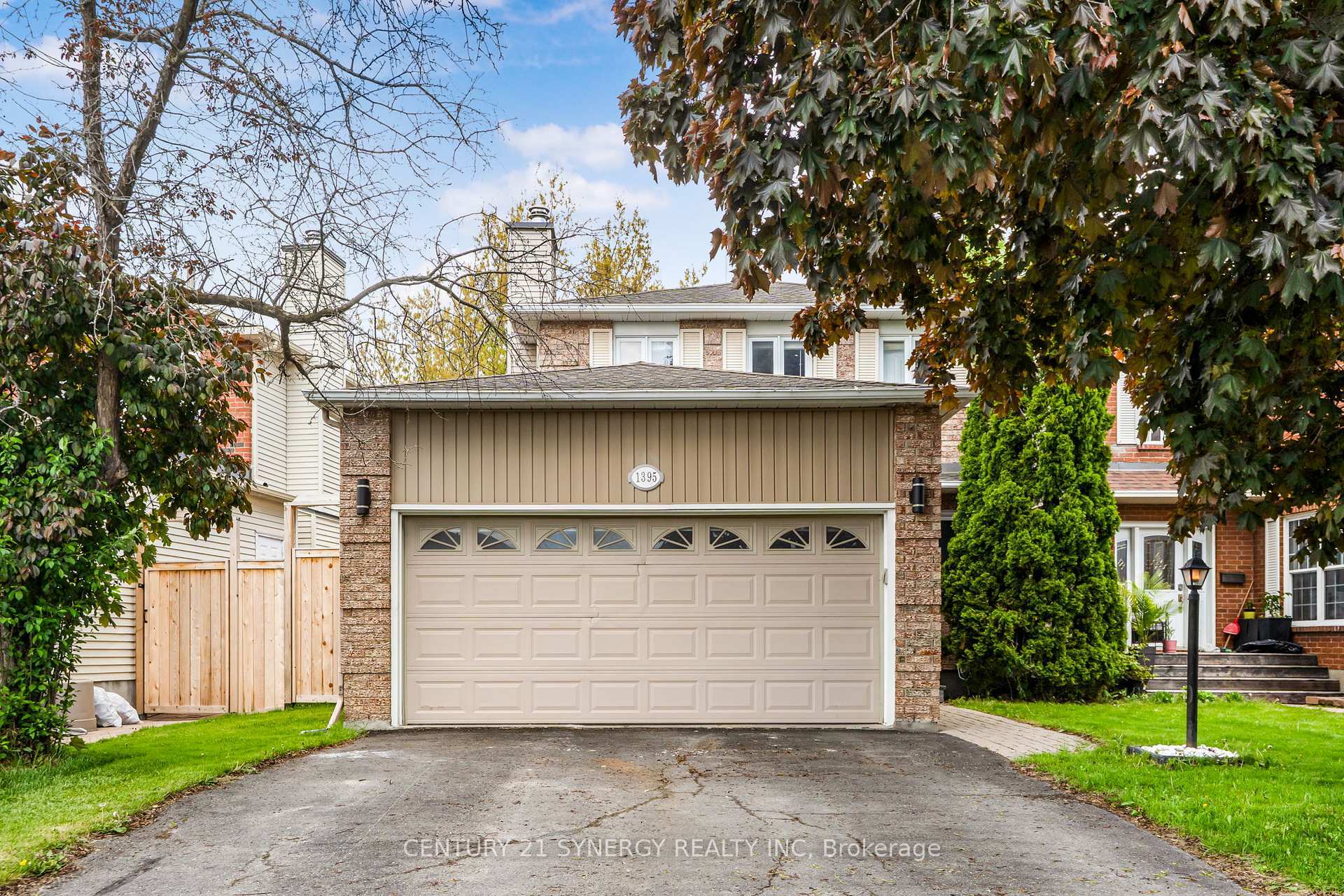 Photo de la propriété:  1395 Laurin Crescent  ON K1E 3G9 