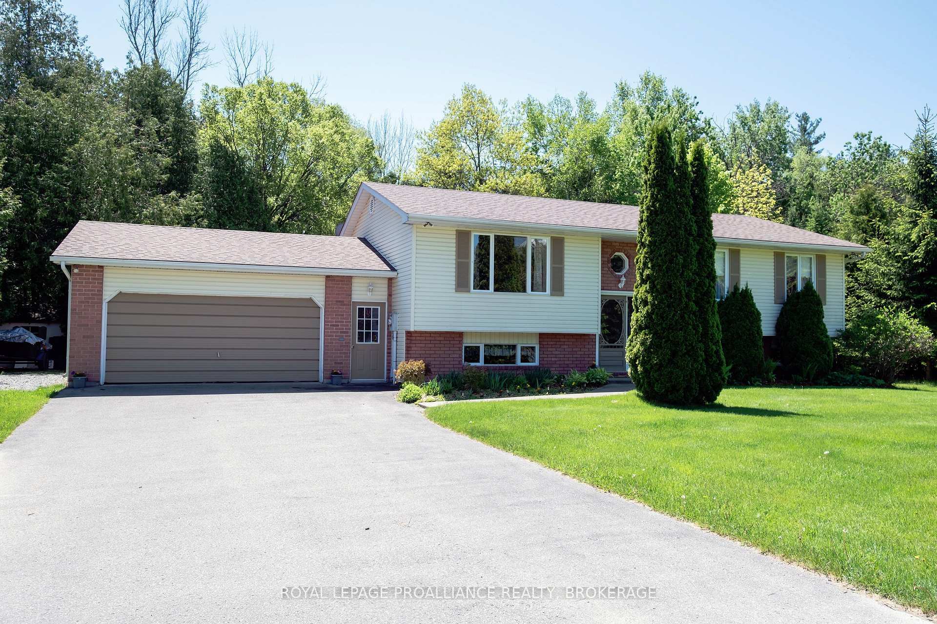 Property Photo: 337 Barcovan Beach Road ON K0K 1L0