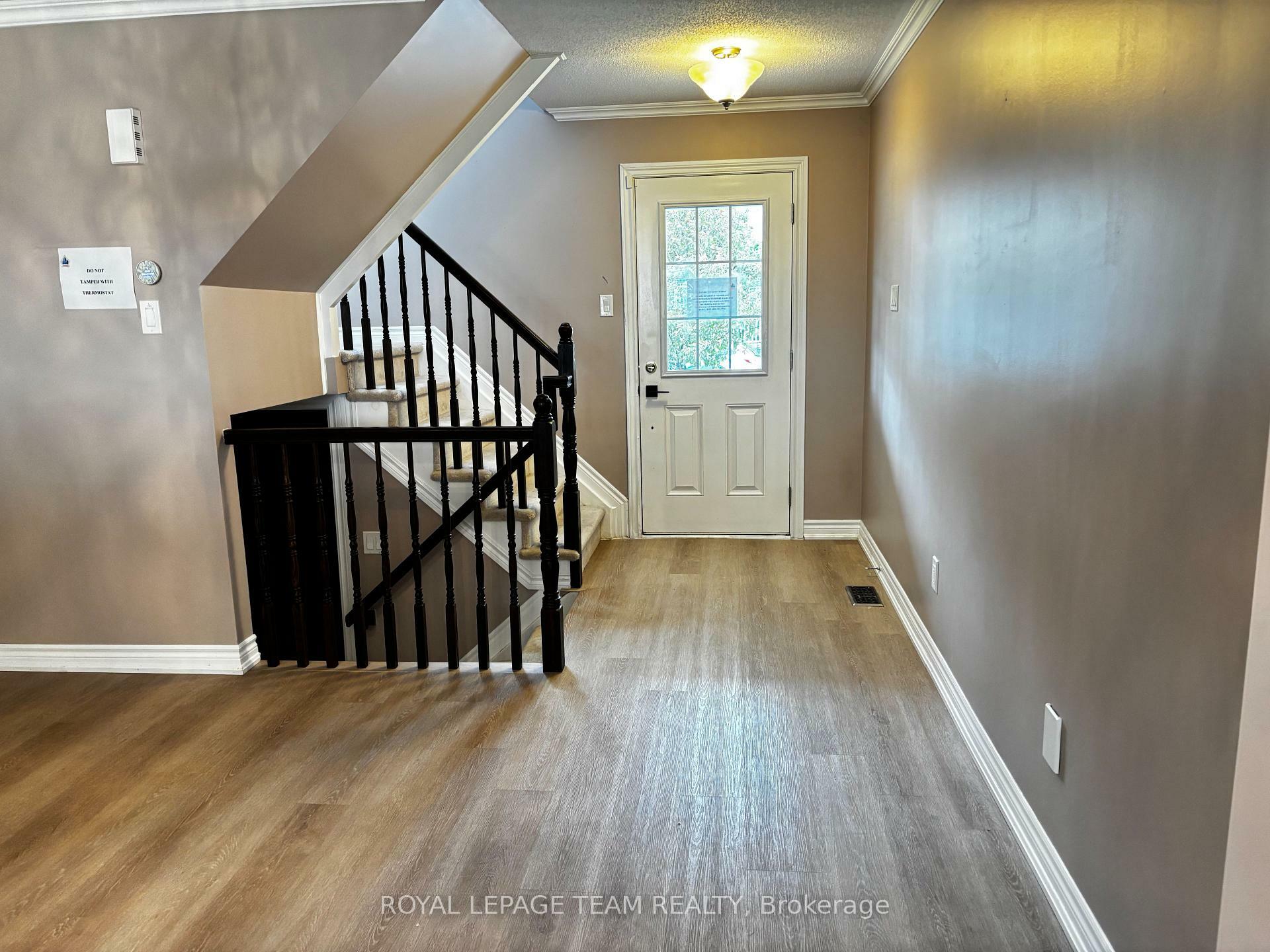 Photo de la propriété: 420 Meadowhawk Crescent ON K2J 5W8