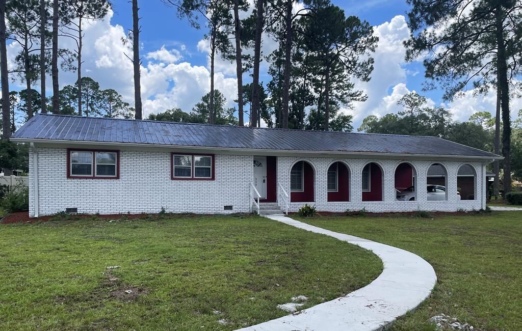 Property Photo: 908 Habersham Rd GA 31602