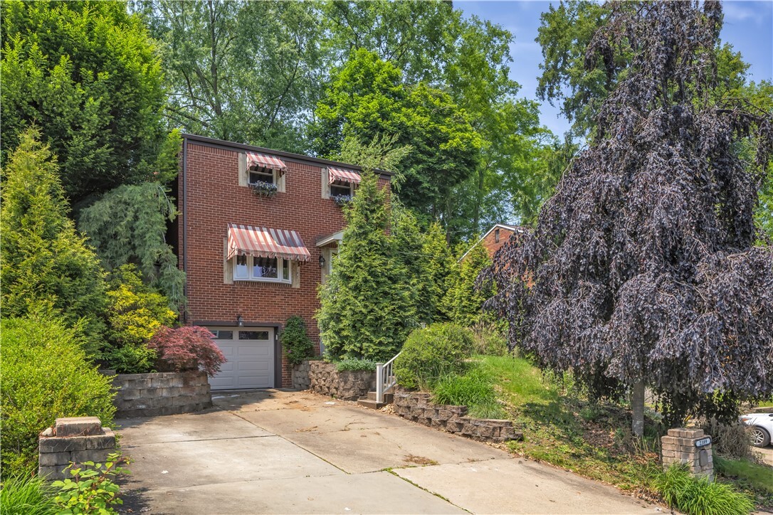 2389 High Oak Dr  Banksville/Westwood PA 15220 photo