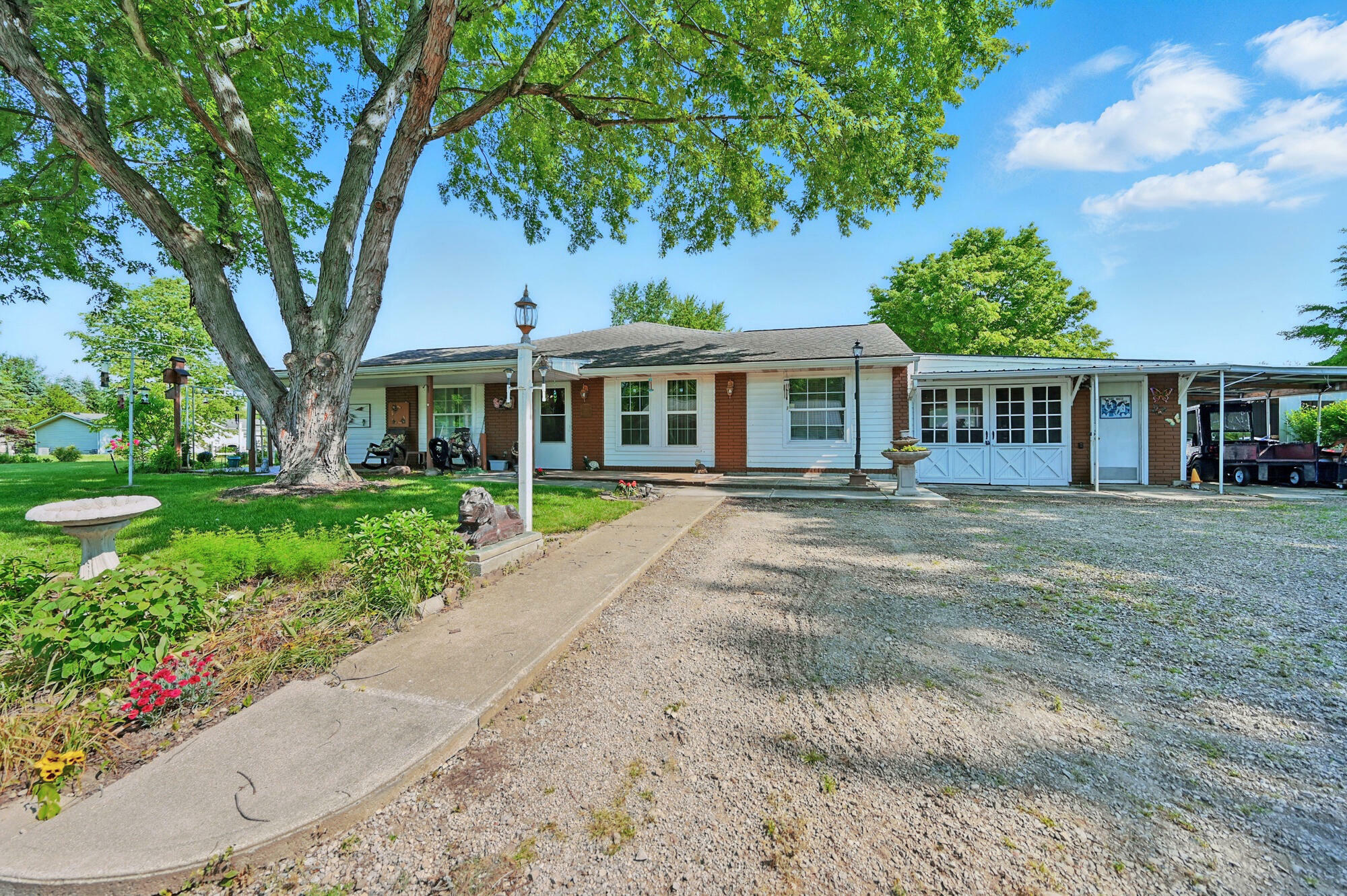 Property Photo: 311 Meadow Lane OH 43318