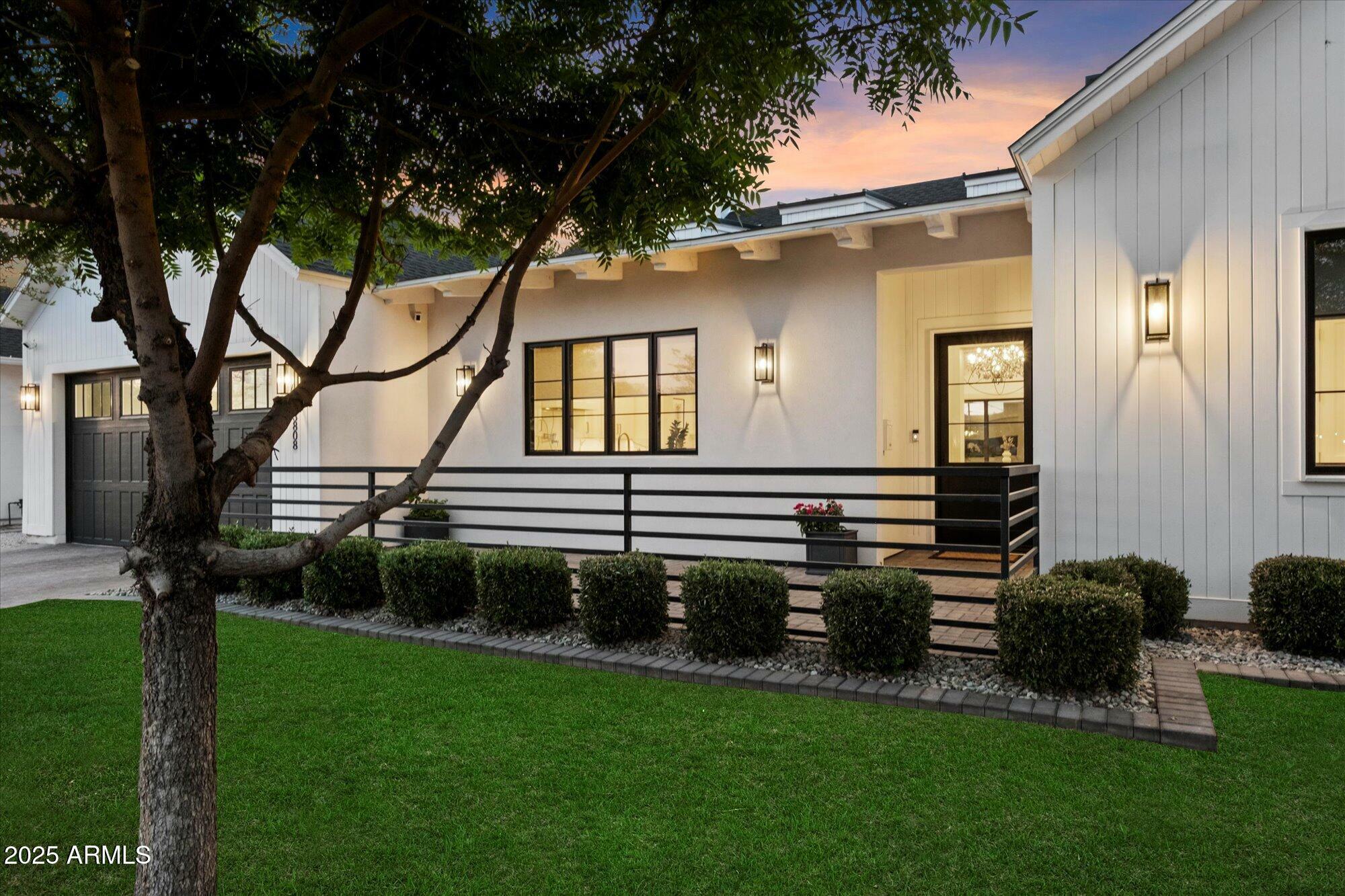 Property Photo: 3808 E Fairmount Avenue AZ 85018