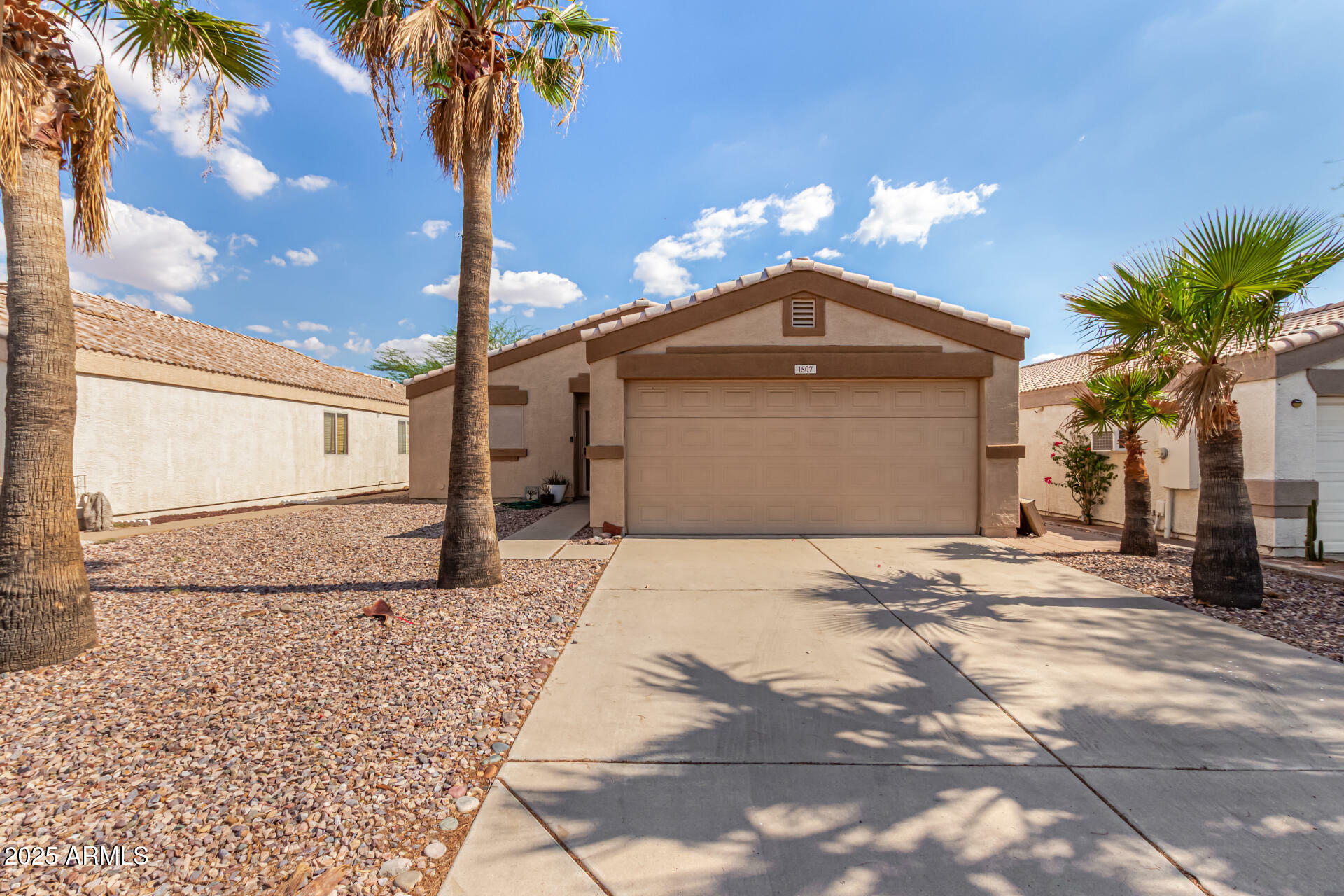 Property Photo: 1507 W Mesquite Avenue AZ 85120