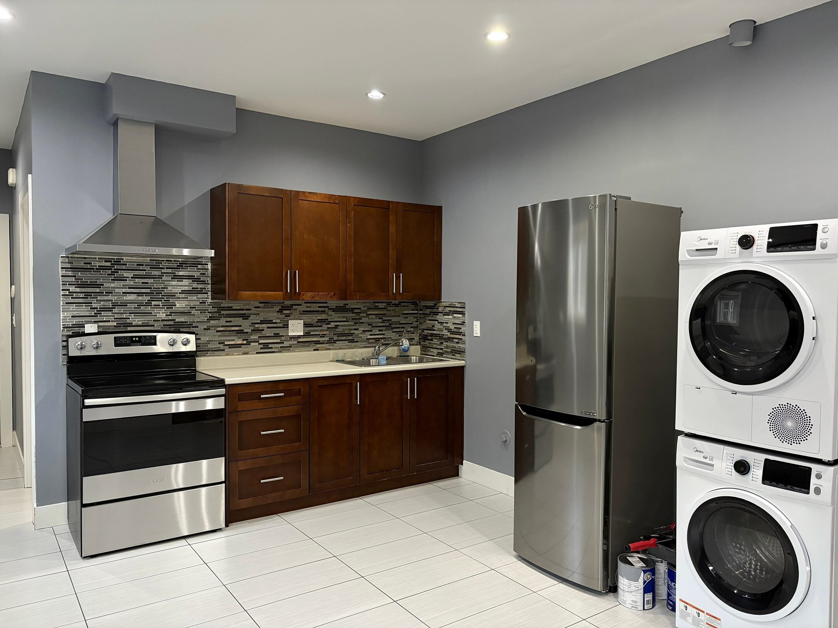 Photo de la propriété:  1309 Ewen Avenue  BC V3M 5E6 