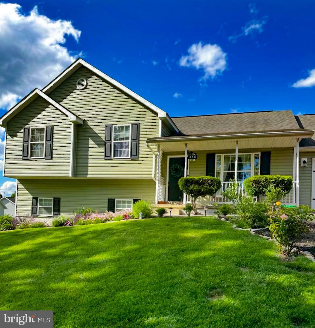 Property Photo: 555 Oak Lee Drive WV 25438