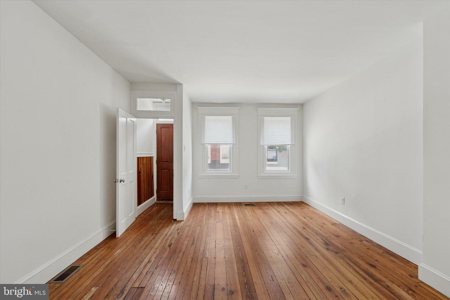 Property Photo: 439 Mercy Street PA 19148