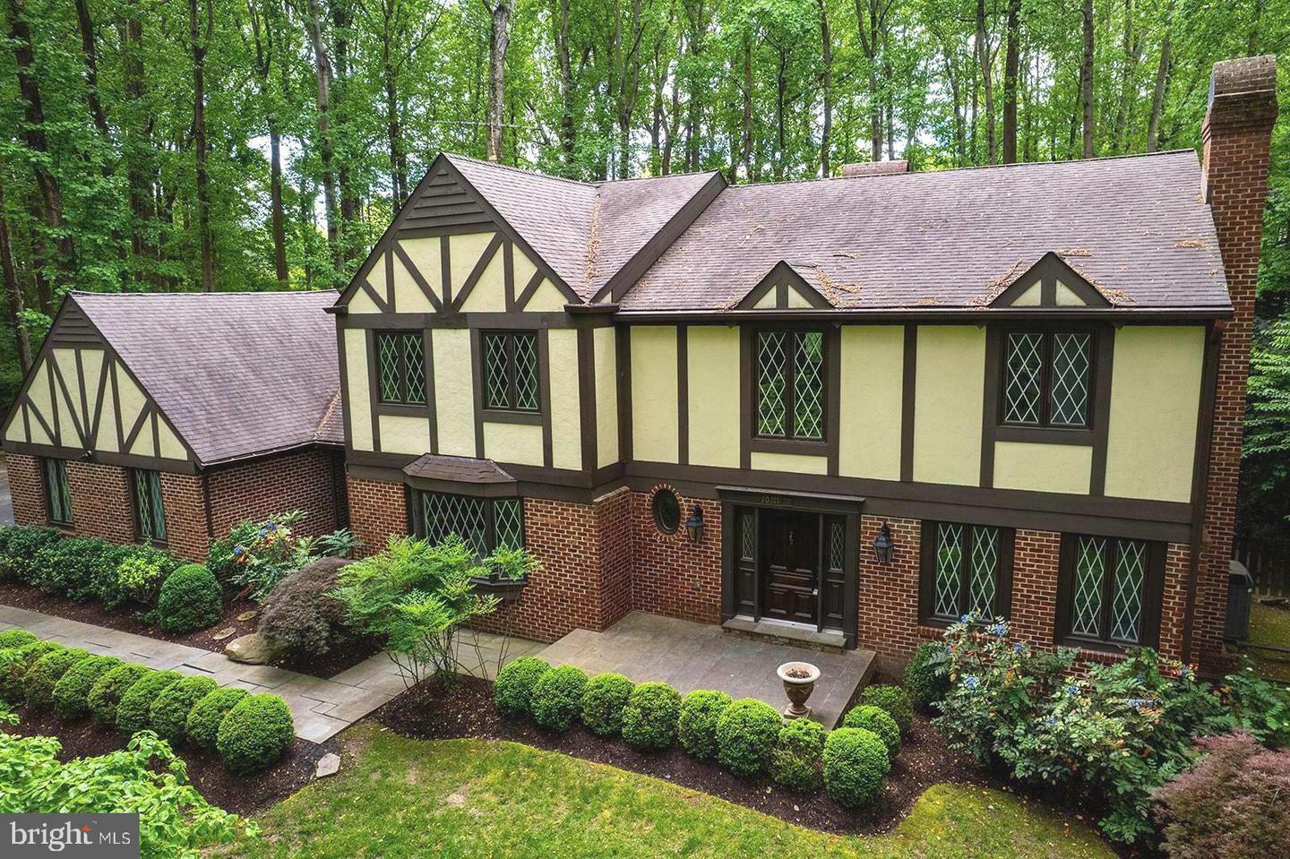 Property Photo: 10217 Wendover Drive VA 22181