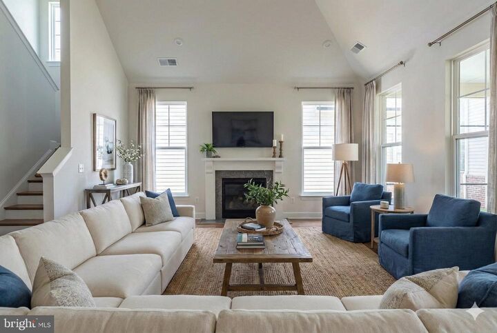 Property Photo: 43089 Greeley Square VA 20148