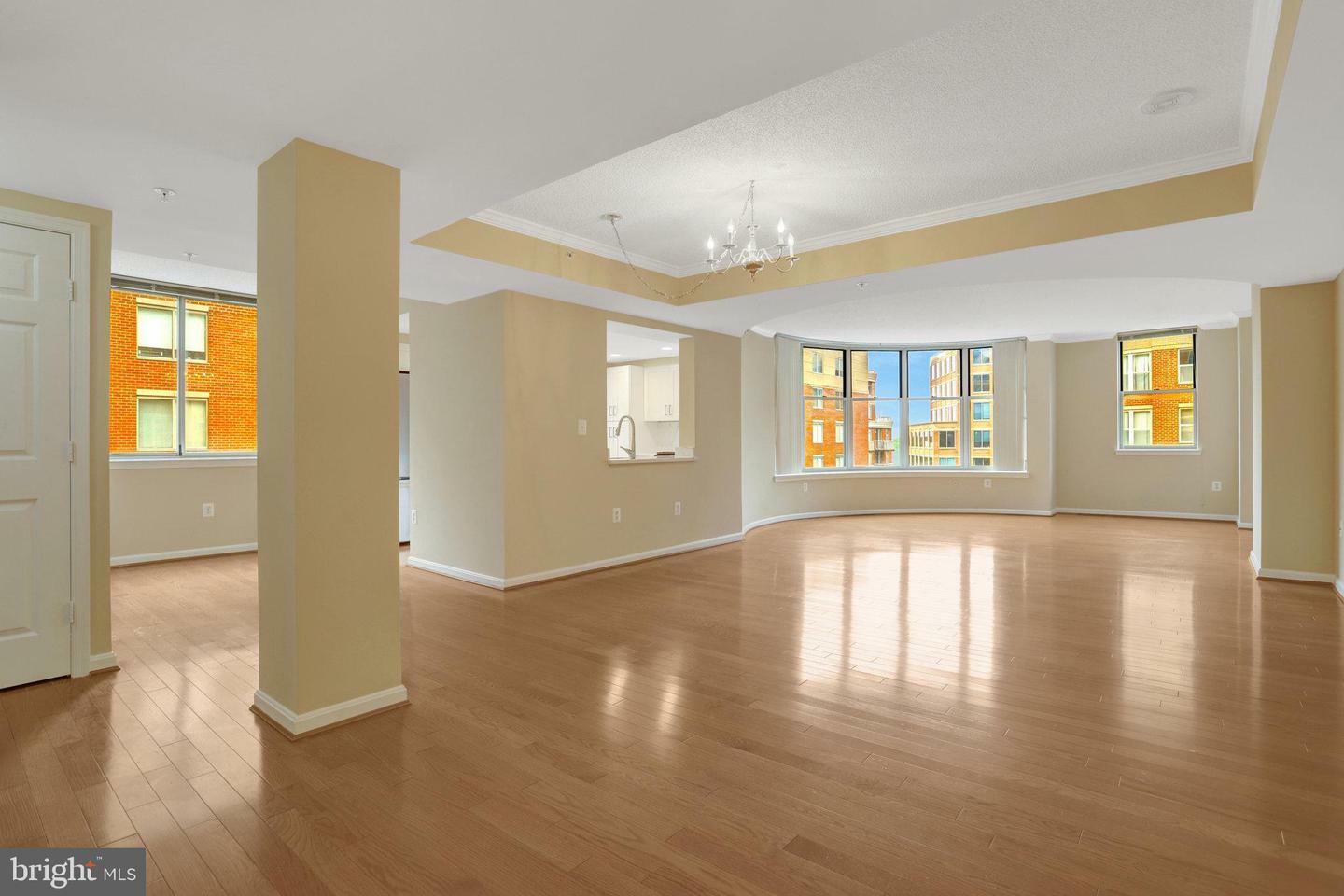Property Photo: 3835 9th Street N 701W VA 22203