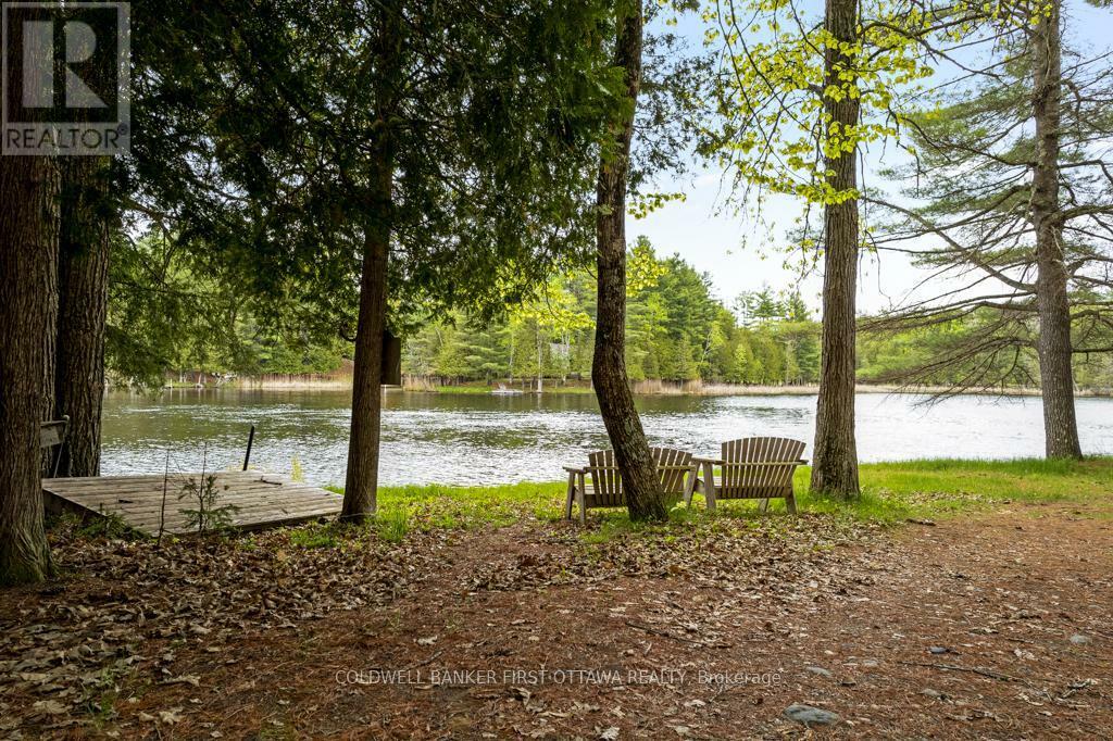 Property Photo: 1036 Palmerston Crescent ON K0H 2R0