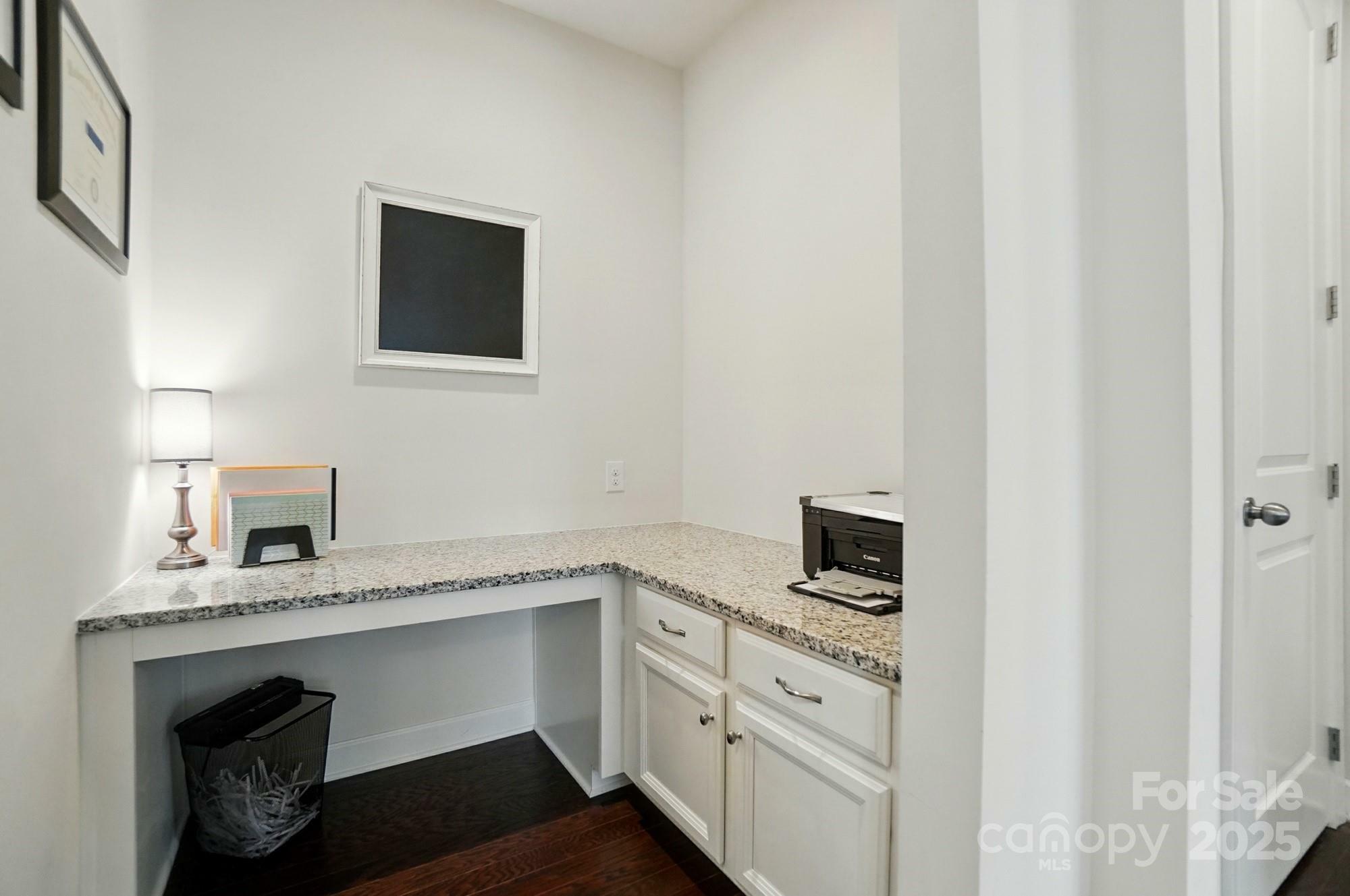 Property Photo: 16213 Kelby Cove NC 28278