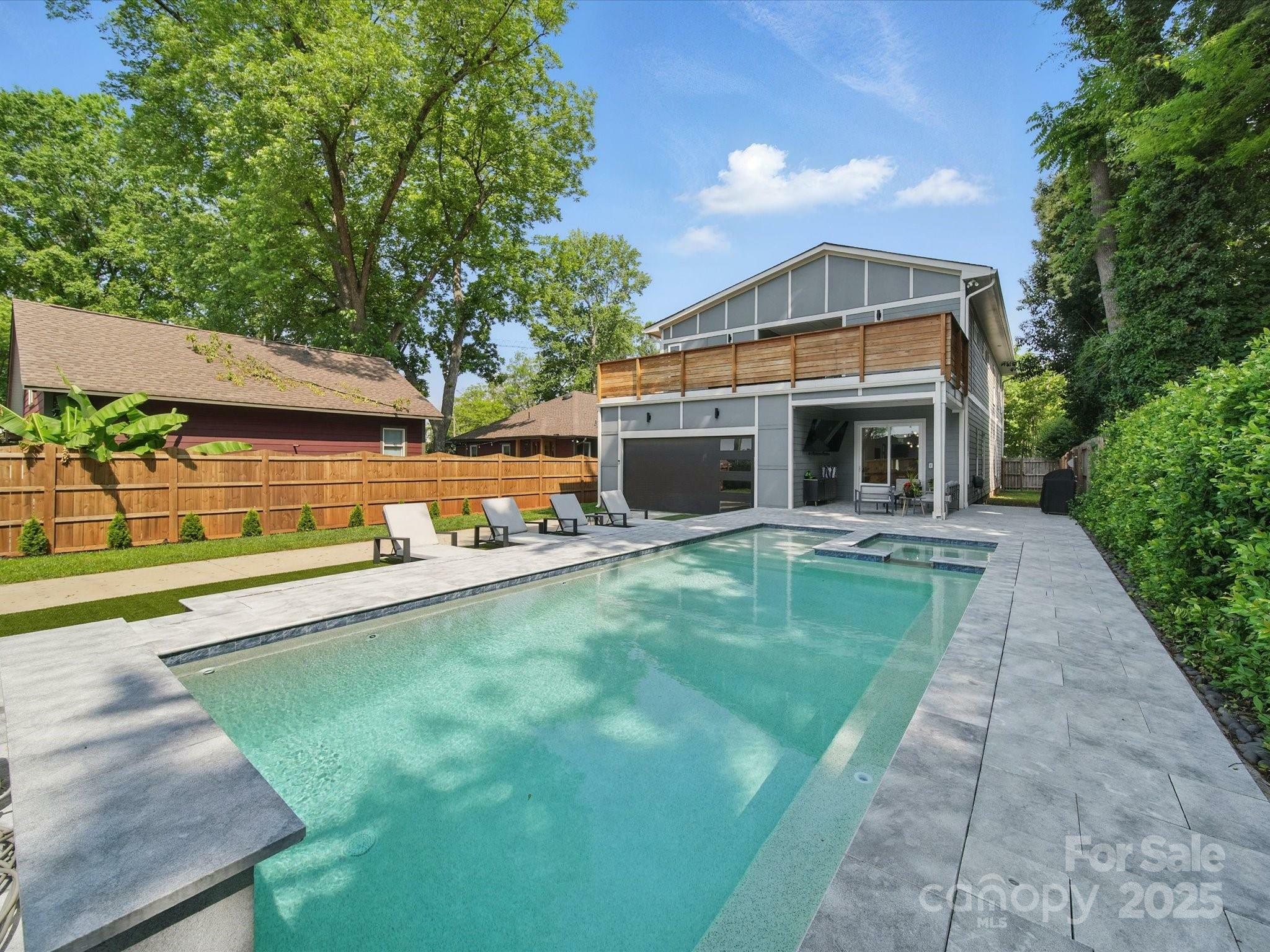 Property Photo:  708 Cross Trail Drive  NC 28204 
