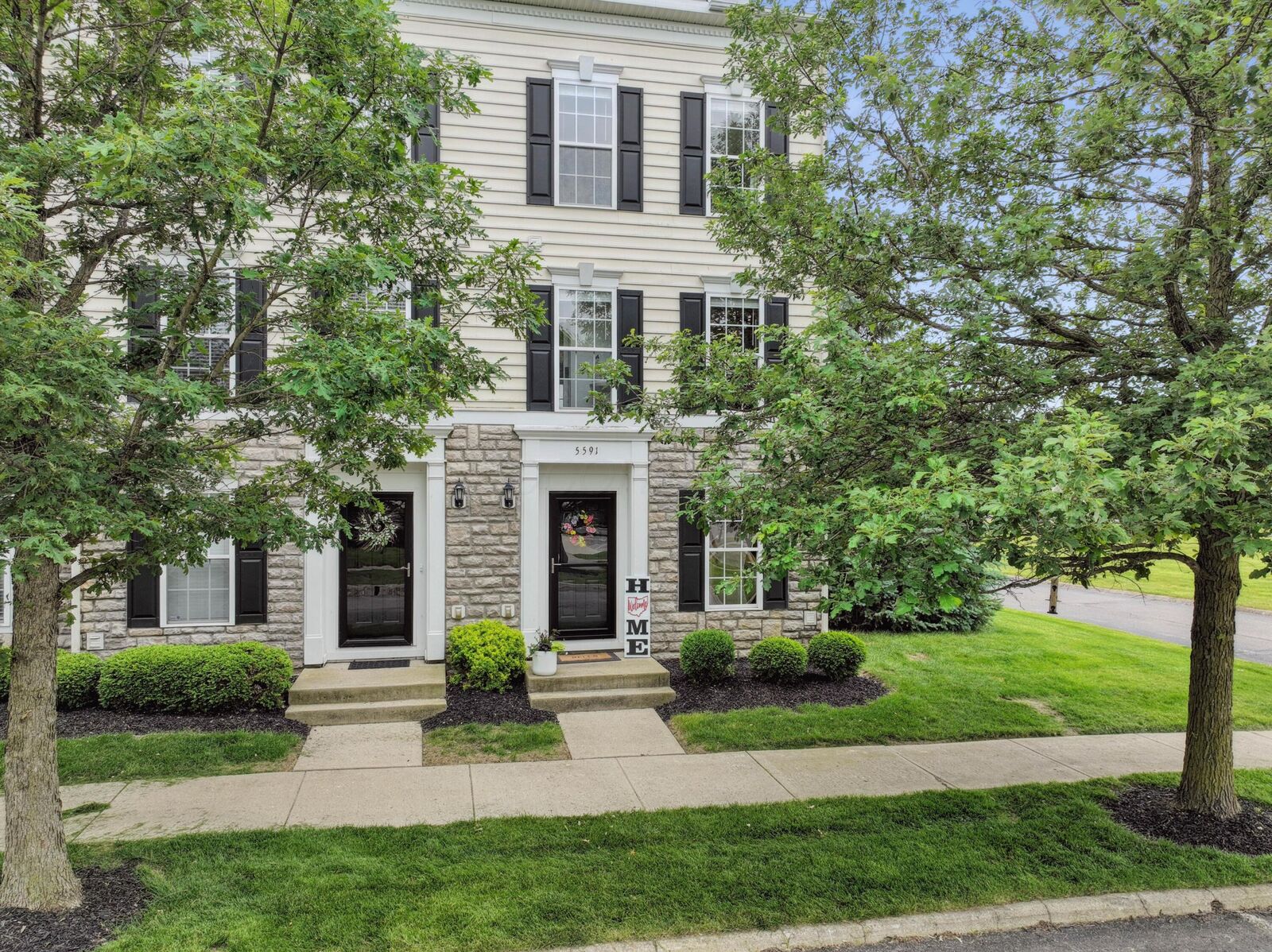 Property Photo: 5591 Mesa Falls Street OH 43016