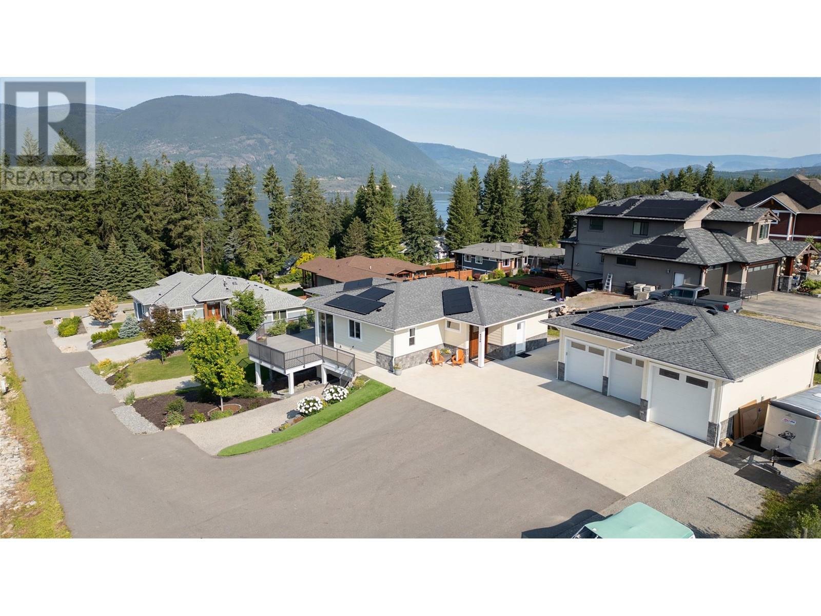 Property Photo: 4230 20 Street Northeast BC V1E 0C9