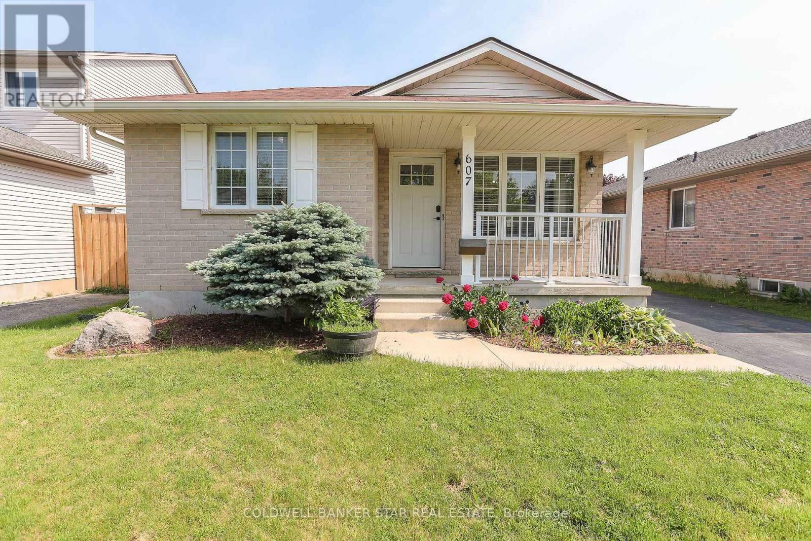 Property Photo: 607 Highview Drive ON N5R 6B4