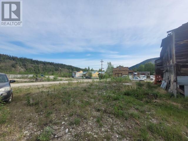 Property Photo: 252-A Harper Street YT Y0B 1G0