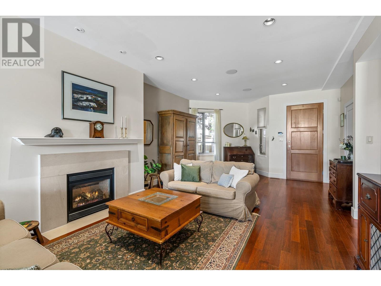 Property Photo: 263 West 5th Street BC V7M 1J9